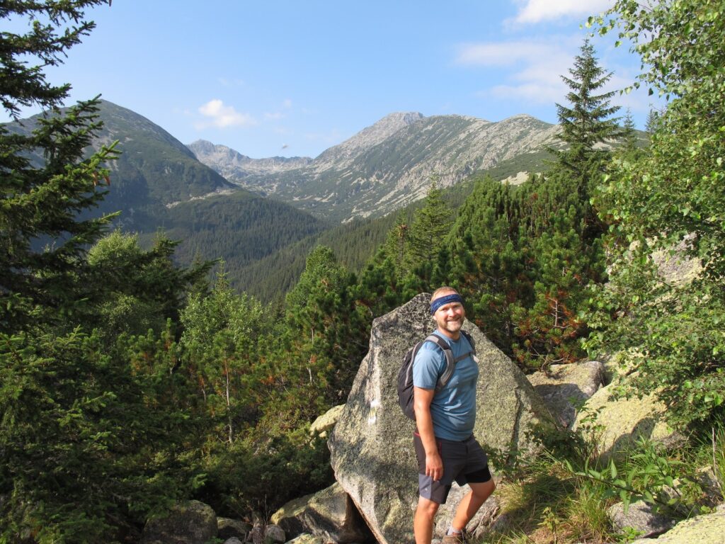 Varful Retezat (the cut-off peak) behind